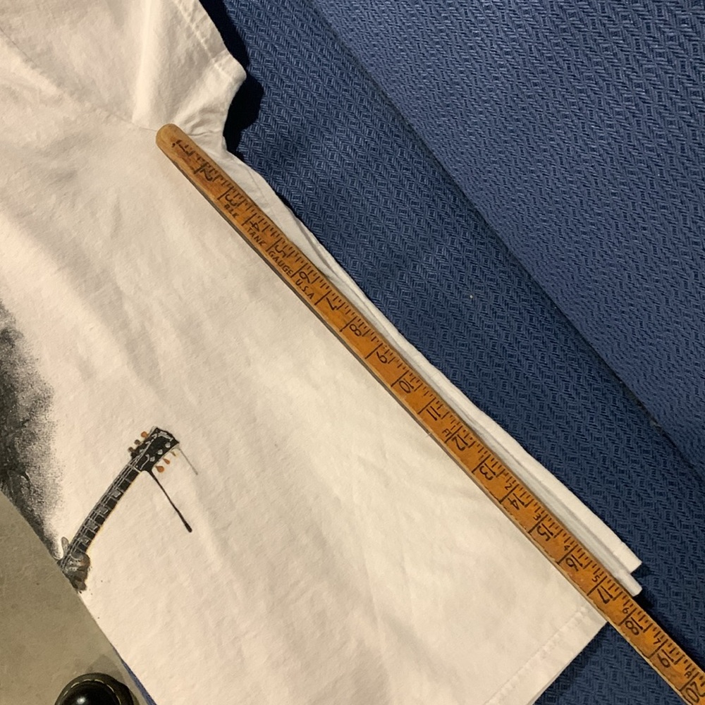 Slash Vneck Tee - Picture 5 of 5